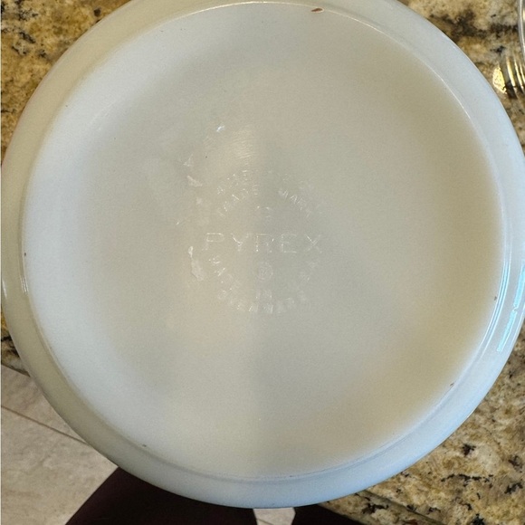 Pyrex butterfly gold 473 round casserole 1 1/2 Quart Vintage Floral Patterned - Picture 3 of 3